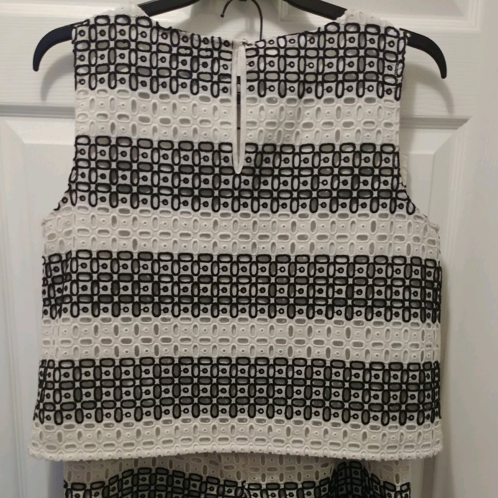 Stunning two piece set - Picture 2 of 3